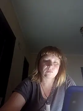 MikkiLove777 online show from May 6, 2026, 11:31 pm