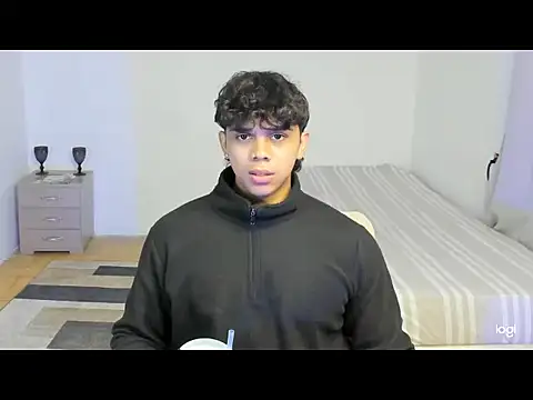 noahprada online show from May 11, 2026, 4:47 am