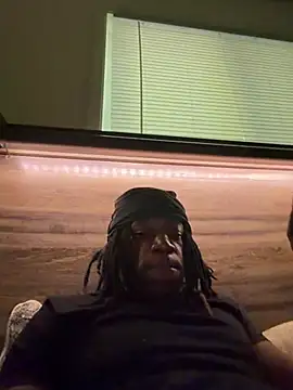 YurFavBestiie online show from April 28, 2026, 10:58 pm