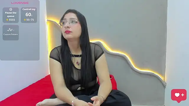 Snapshot of Svetlana_3 chatting on May 12, 2026, 8:04 pm Svetlana 3 online show from May 12, 2026, 8:04 pm