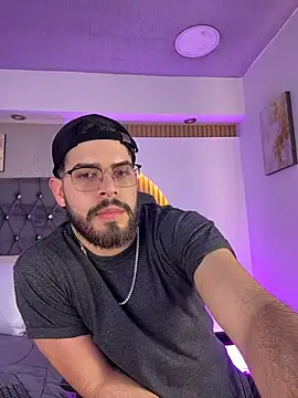 Snapshot of DomBoy_ chatting on May 15, 2026, 8:18 pm DomBoy online show from May 15, 2026, 8:18 pm