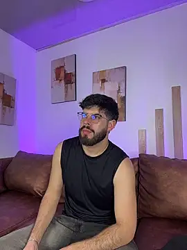 Snapshot of DomBoy_ chatting on June 11, 2026, 7:55 pm DomBoy online show from June 11, 2026, 7:55 pm