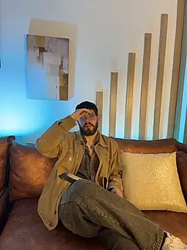 Snapshot of DomBoy_ chatting on June 1, 2026, 8:08 pm DomBoy online show from June 1, 2026, 8:08 pm
