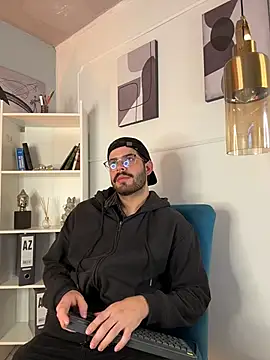 Snapshot of DomBoy_ chatting on June 30, 2026, 7:58 pm DomBoy online show from June 30, 2026, 7:58 pm