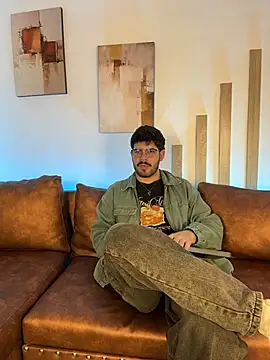 Snapshot of DomBoy_ chatting on June 22, 2026, 7:55 pm DomBoy online show from June 22, 2026, 7:55 pm