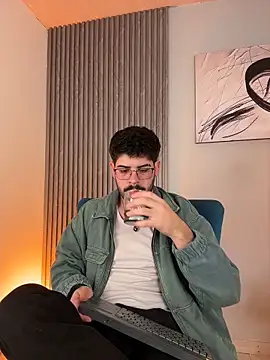 Snapshot of DomBoy_ chatting on June 20, 2026, 7:52 pm DomBoy online show from June 20, 2026, 7:52 pm