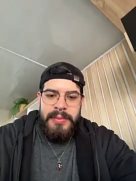 Snapshot of DomBoy_ chatting on June 5, 2026, 7:41 pm DomBoy online show from June 5, 2026, 7:41 pm