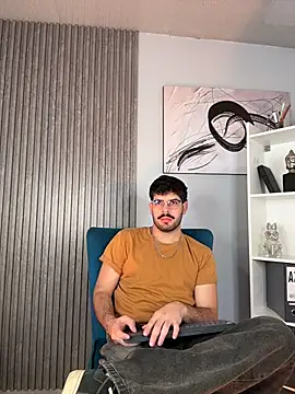 Snapshot of DomBoy_ chatting on June 16, 2026, 7:58 pm DomBoy online show from June 16, 2026, 7:58 pm