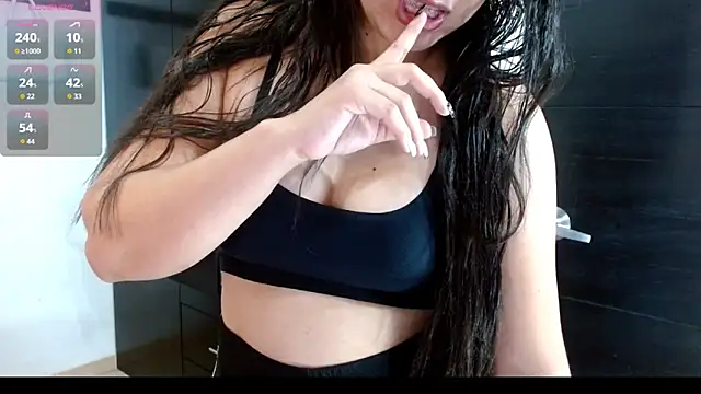 Snapshot of KarlaLoving chatting on May 27, 2026, 7:21 pm KarlaLoving online show from May 27, 2026, 7:21 pm