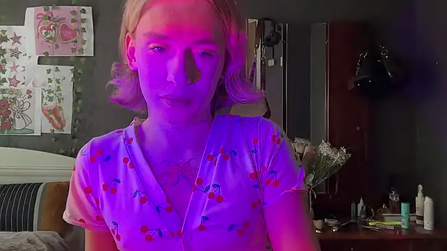 Snapshot of Miss_Amy00 chatting on June 21, 2026, 3:29 pm Miss Amy00 online show from June 21, 2026, 3:29 pm