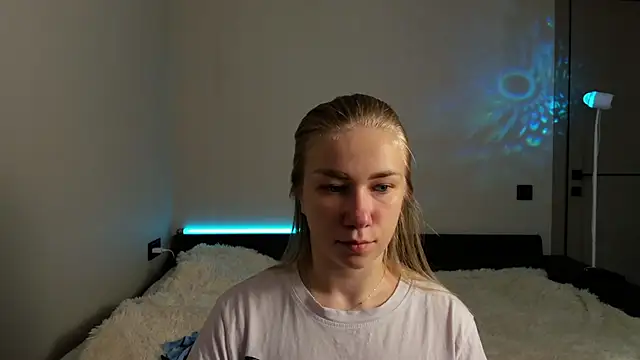 Snapshot of AnnaAlexArti chatting on June 25, 2026, 5:12 am AnnaAlexArti online show from June 25, 2026, 5:12 am