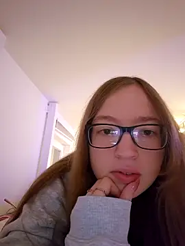 Freaky-Doll online show from May 13, 2026, 11:45 pm