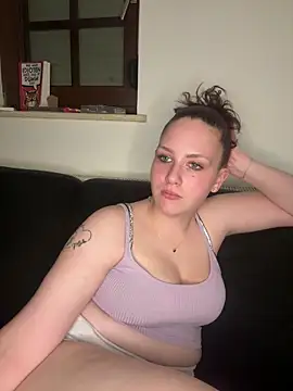 CuteBeaX online show from June 18, 2026, 8:03 pm