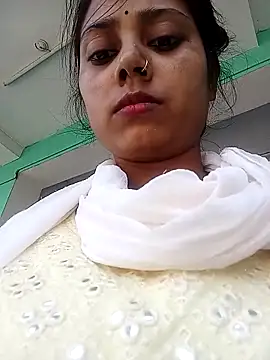 Snapshot of Simmi-00 chatting on May 7, 2026, 4:17 am Simmi-00 online show from May 7, 2026, 4:17 am