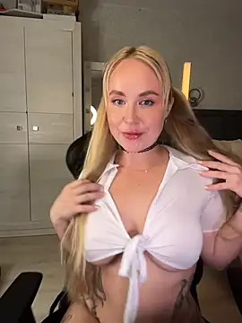 Kitty-Kelsi online show from May 26, 2026, 12:03 pm