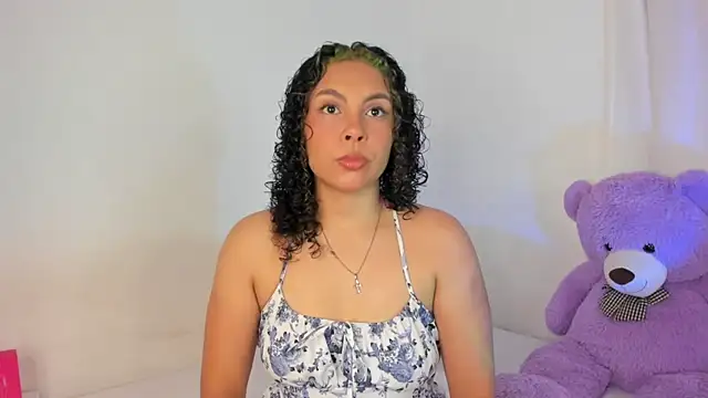 Snapshot of Violetta_cam_ chatting on May 8, 2026, 2:26 am Violetta cam online show from May 8, 2026, 2:26 am