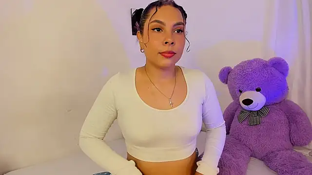 Snapshot of Violetta_cam_ chatting on June 4, 2026, 2:27 am Violetta cam online show from June 4, 2026, 2:27 am