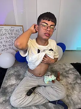 Asher Young online show from May 5, 2026, 1:08 am