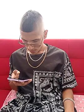 Snapshot of Lil_black009 chatting on May 9, 2026, 6:33 pm Lil black009 online show from May 9, 2026, 6:33 pm