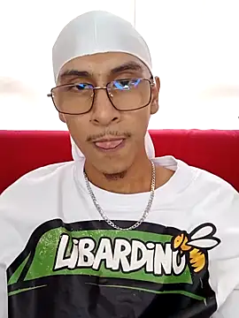 Snapshot of Lil_black009 chatting on May 21, 2026, 4:26 pm Lil black009 online show from May 21, 2026, 4:26 pm