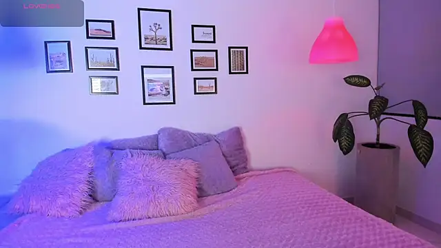 Kendaall sweet online show from May 21, 2026, 3:26 am