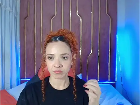 Kiaralovee26 online show from May 15, 2026, 2:20 am