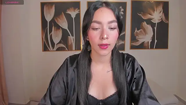 SophieKiss1 online show from May 24, 2026, 5:35 pm