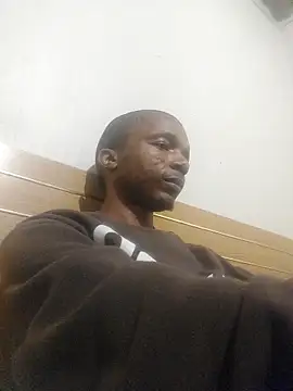 sixInchMan00 online show from April 29, 2026, 11:00 pm