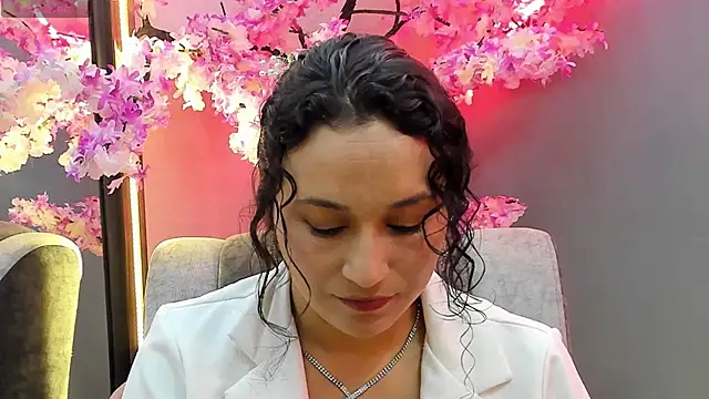 Snapshot of Elizabeth_bennett chatting on June 13, 2026, 4:27 pm Elizabeth bennett online show from June 13, 2026, 4:27 pm