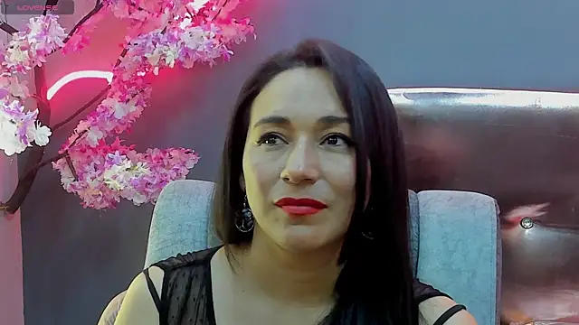 Snapshot of Elizabeth_bennett chatting on June 19, 2026, 12:49 am Elizabeth bennett online show from June 19, 2026, 12:49 am