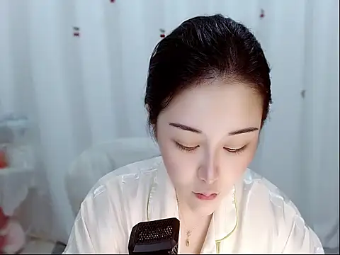 Amy-cnbaby online show from May 18, 2026, 1:39 am