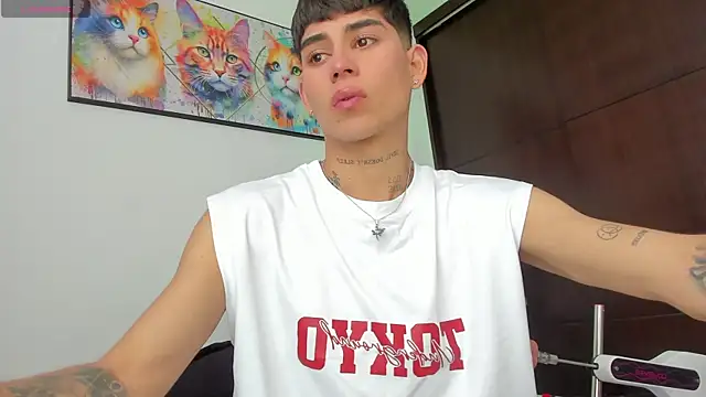 Snapshot of lukasstrong_ chatting on August 9, 2026, 7:20 pm lukasstrong online show from August 9, 2026, 7:20 pm