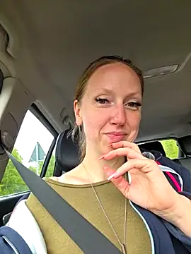 Snapshot of SweetGermanAlina chatting on May 11, 2026, 2:45 pm SweetGermanAlina online show from May 11, 2026, 2:45 pm