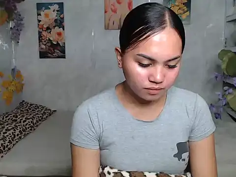 Snapshot of ur_asiankat chatting on July 30, 2026, 11:37 pm ur asiankat online show from July 30, 2026, 11:37 pm