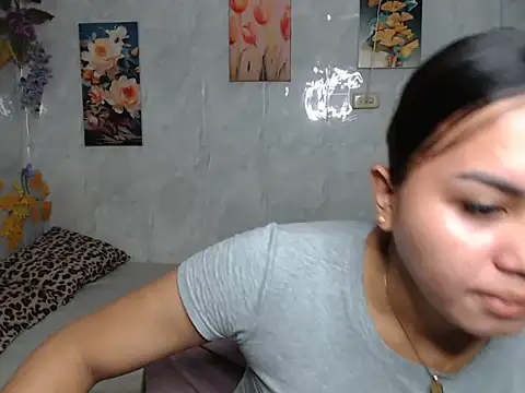 Snapshot of ur_asiankat chatting on July 24, 2026, 11:23 pm ur asiankat online show from July 24, 2026, 11:23 pm