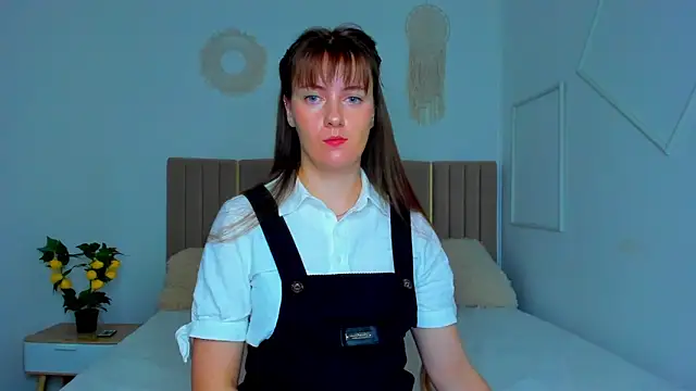 Snapshot of Cutie_blushh chatting on May 11, 2026, 6:26 am Cutie blushh online show from May 11, 2026, 6:26 am
