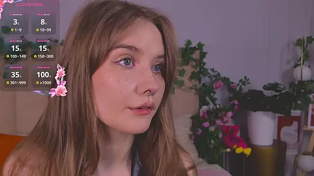 Snapshot of Flora_DeVille chatting on July 27, 2026, 6:04 pm Flora DeVille online show from July 27, 2026, 6:04 pm