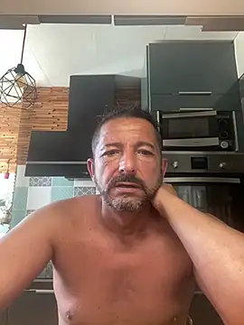 Snapshot of daddy3945 chatting on June 1, 2026, 8:14 am daddy3945 online show from June 1, 2026, 8:14 am