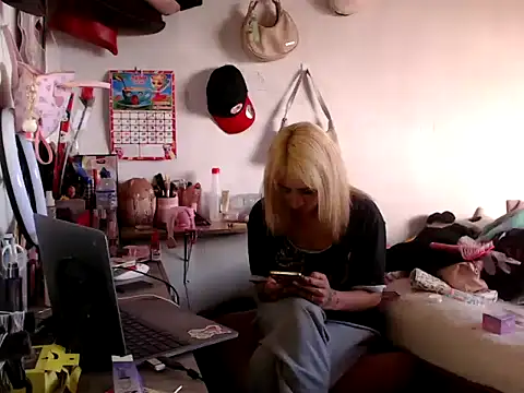 bunnyfoxxd online show from July 6, 2026, 12:56 pm