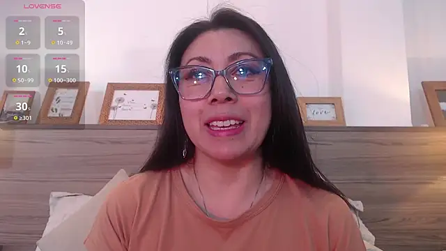 FranciscaVera online show from May 23, 2026, 8:30 pm