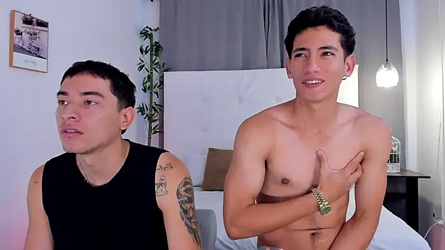 Snapshot of Alejo-and-Thiago chatting on June 6, 2026, 12:54 pm Alejo-and-Thiago online show from June 6, 2026, 12:54 pm