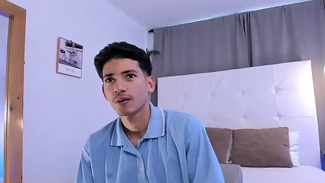 Alejo-and-Thiago online show from July 14, 2026, 12:33 pm