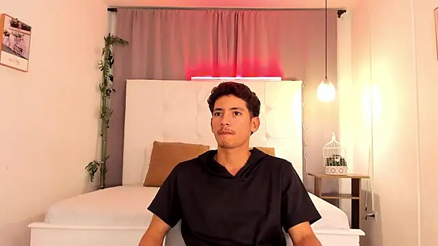 Alejo-and-Thiago online show from July 26, 2026, 2:07 am