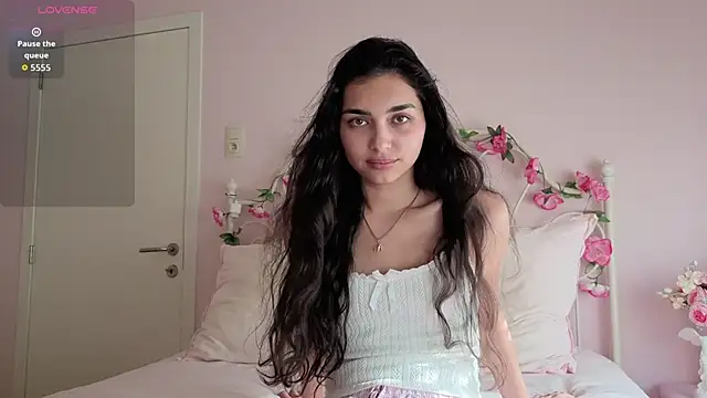 yourbella37 online show from June 27, 2026, 5:19 pm