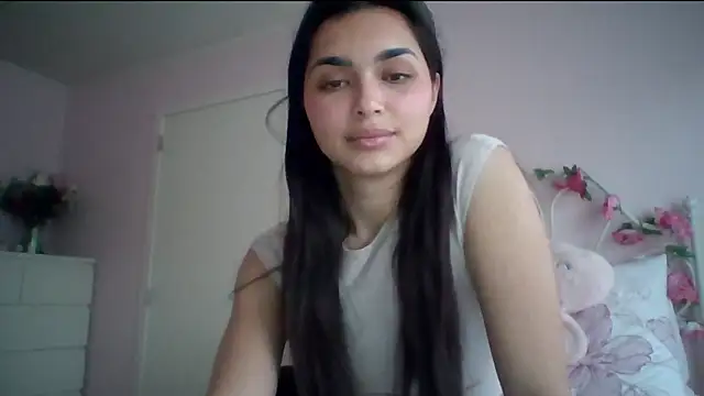 yourbella37 online show from May 18, 2026, 7:07 pm