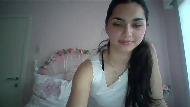 yourbella37 online show from May 27, 2026, 7:43 pm