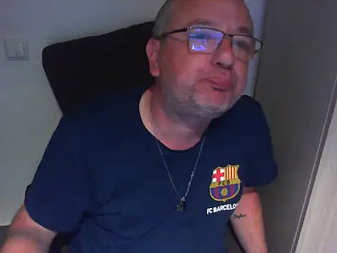 Snapshot of GeorgeCarlo chatting on May 8, 2026, 5:39 pm GeorgeCarlo online show from May 8, 2026, 5:39 pm