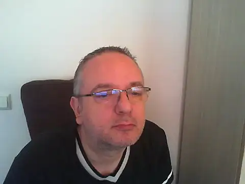 Snapshot of GeorgeCarlo chatting on May 1, 2026, 9:03 am GeorgeCarlo online show from May 1, 2026, 9:03 am