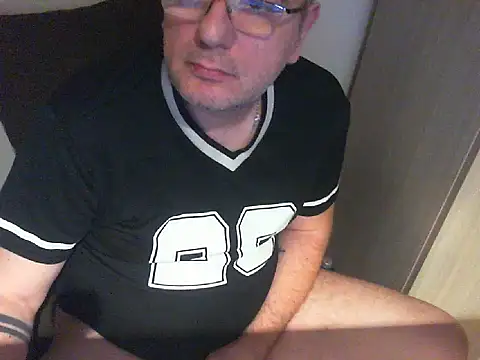 Snapshot of GeorgeCarlo chatting on April 30, 2026, 8:57 pm GeorgeCarlo online show from April 30, 2026, 8:57 pm