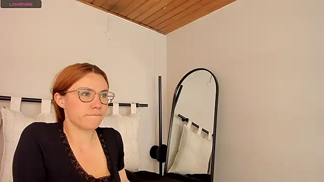 Snapshot of _zoe_3 chatting on June 2, 2026, 1:22 pm zoe 3 online show from June 2, 2026, 1:22 pm